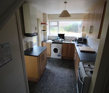 1 bed house / flat share to rent in Petworth Close, Wivenhoe - Photo 2