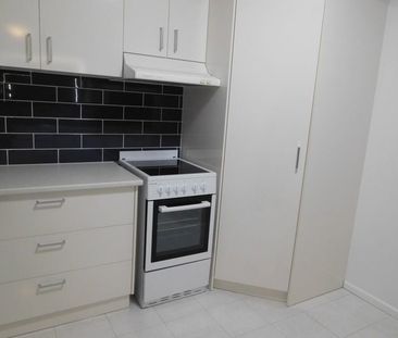 Low set Villa/Townhouse with low maintenance courtyard! Only 4 vill... - Photo 6