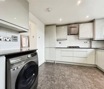 Trumpsgreen Road, Virginia Water, Surrey, GU25 4HX - Photo 4