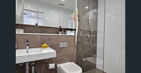 FURNISHED 1 BEDROOM IN SERENITY BUILDING WOLLI CREEK - Photo 4