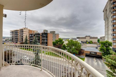 2 Bed Condo In Beltline With Undgr.Parking/In Suite Laundry/ Heat & Water Incl! - Photo 5