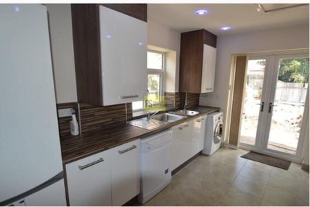 99 Hubert Road - Photo 4