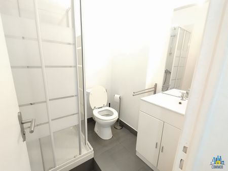 Location Appartement 2 pièces 36m² COURBEVOIE 92400 - Photo 2