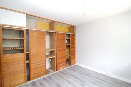 Rowdown Crescent, New Addington, Croydon, CR0 0HQ - Photo 3