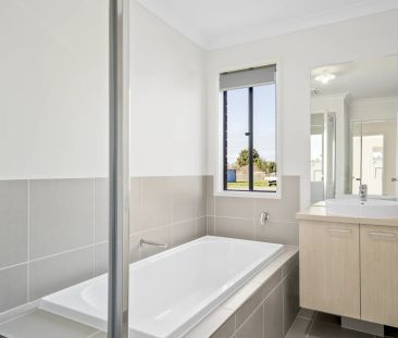 3 Joe Drive, Werribee. - Photo 4