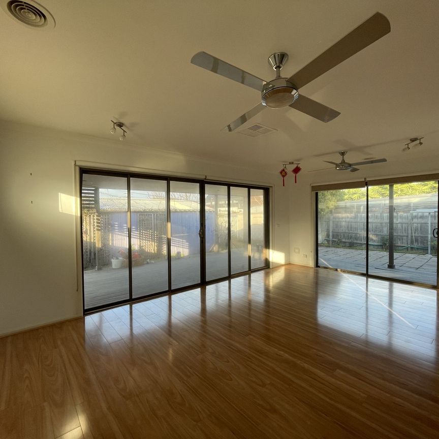 Spacious Family Home ! - Photo 1