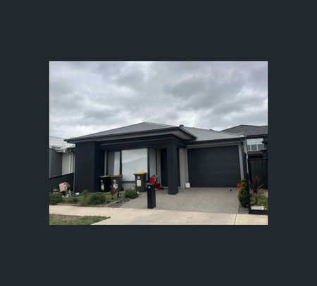 68 Darwinia Drive, Mickleham, Vic 3064 - Photo 2