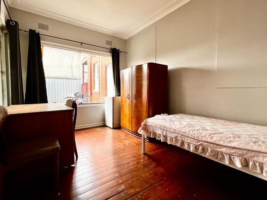 Conveniently located boarding house in the heart of Concord - Photo 1