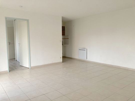 PAMIERS - A LOUER - APPARTEMENT DE TYPE 2 AVEC PLACE DE PARKING PRIVATIVE - Photo 1