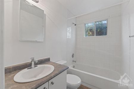 For Lease - 143 GRANVILLE Street Unit# 3, Vanier and Kingsview Park, Ontario - Photo 3