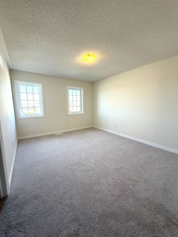 For Lease - 49 Lawrence D. Pridham Avenue, New Tecumseth, Ontario - Photo 5