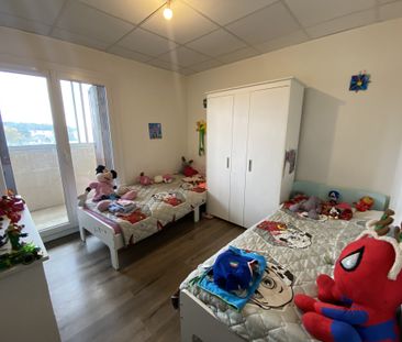 Location Appartement 4 pièces 73m² TOULON 83100 - Photo 2