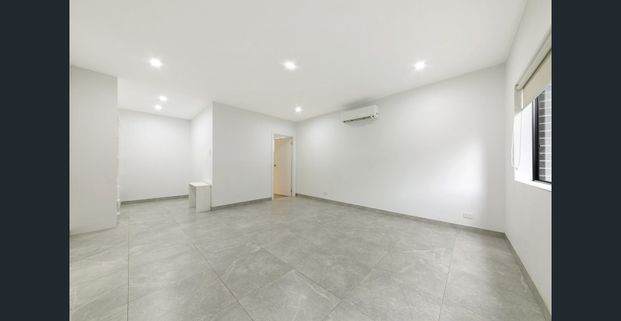 Stunning Two bedroom Granny Flat with Additional Recreation/storage Room, Air Conditioning and Two Bathrooms! - Photo 1