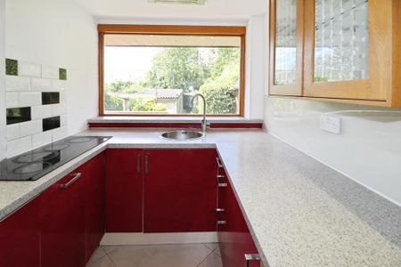 3 bedroom semi-detached house to rent - Photo 5