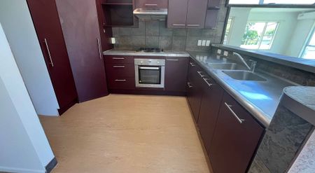 Three bedroom home in Mission Bay - Photo 5