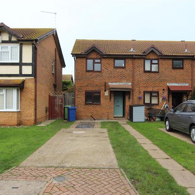 2 bedroom end of terrace house to rent - Photo 1