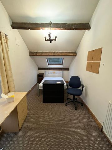 Room in a Shared House, Cliff Road, LS6 - Photo 2