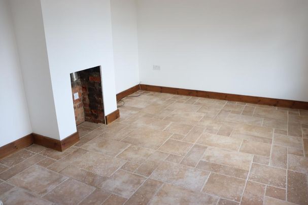 4 bedroom semi-detached house to rent - Photo 1