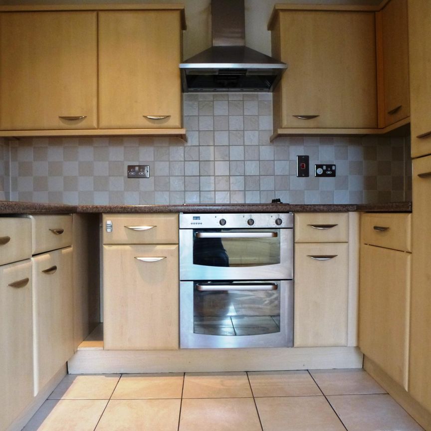 Magdalene Gardens, ., Whetstone - Photo 1