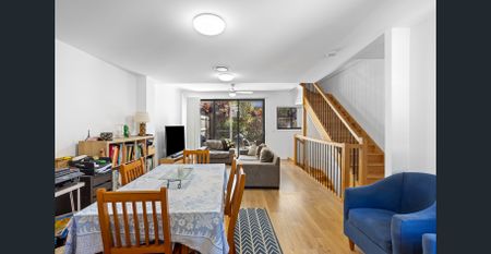 Modern, Low-Maintenance Living in Prime Everton Park Location - Photo 2