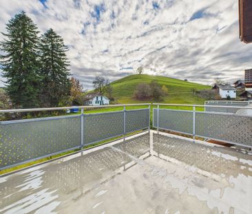 Bright 3.5-room attic apartment in Huttwil – Freshly renovated! - Photo 6