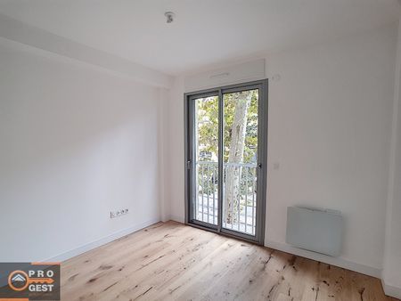 T3 beaux-arts avec stationnement possible - Photo 5