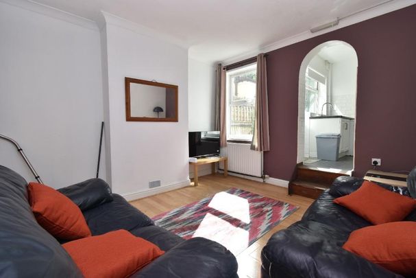 4 bedroom terraced house to rent - Photo 1