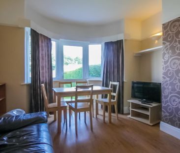 4 Tranby Avenue - Photo 1