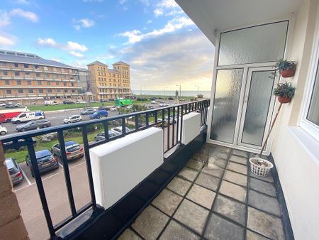 3 bedroom flat to rent - Photo 3