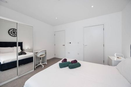 3 bedroom flat to rent - Photo 4