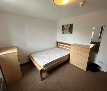 Room in a Shared House, Teignmouth Road, B29 - Photo 5