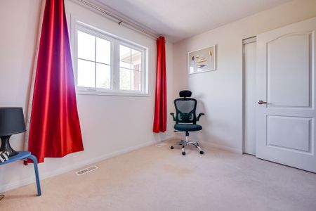 For Lease - 330 Schreyer Crescent, Milton, Ontario - Photo 3