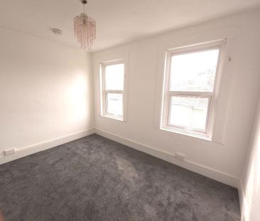 4 bedroom terraced house to rent - Photo 2