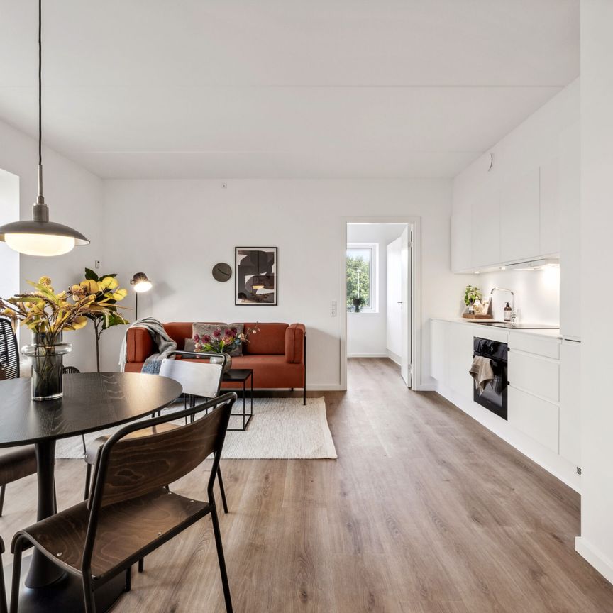 Skøn og lækker 2-værelses lejlighed med altan - Photo 1