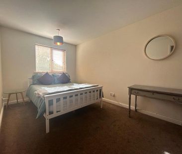 3 bedroom semi-detached house to rent - Photo 3