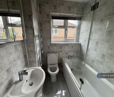 2 bedroom maisonette to rent - Photo 3