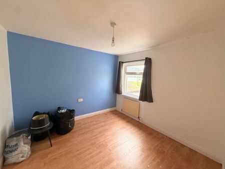 15 Gardenmore Place, Larne, BT40 1SE - Photo 4