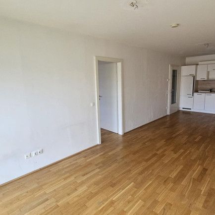Zwei Zimmer Genossenschaftswohnung mit Balkon - Photo 1