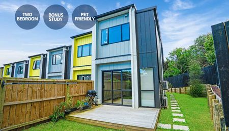 Modern Corner Townhouse - Photo 3