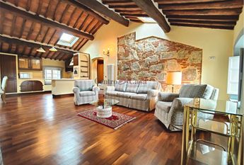 Elegante appartamento rustico in casa colonica