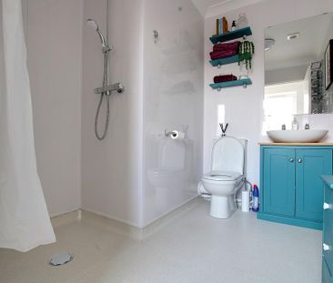 2 bedroom end of terrace house to rent - Photo 6