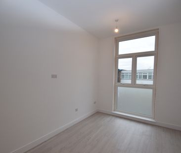 Furtherwick Road, Canvey Island, SS8 - Photo 2