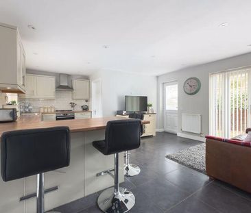 3 bedroom detached house to rent - Photo 4