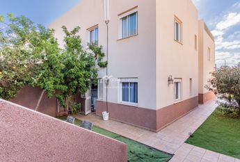 Chalet adosado · Alquiler a largo plazo ·