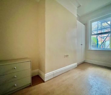 Brookfield Road, Leeds - Photo 2