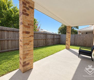 Spacious 3 Bedrooms Townhouse in a very convenient location - Photo 3