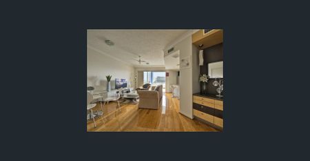 Top Floor Spacious 1-Bedroom Apartment with Stunning City Views - Spring Hill - Photo 5