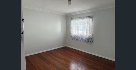 Step Into the Heart of Greenslopes Living! - Photo 4