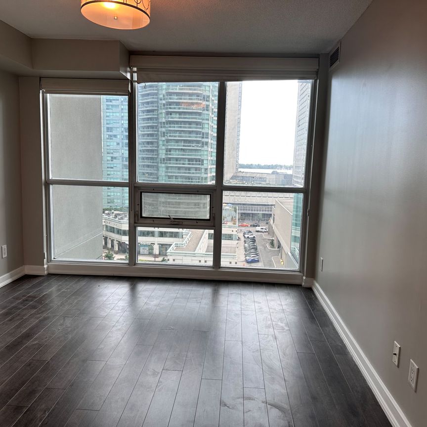 For Lease - 18 Harbour Street Unit# 1009, Toronto, Ontario - Photo 1