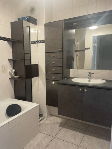 Location Appartement 3 pièces 62m² THONON LES BAINS 74200 - Photo 5